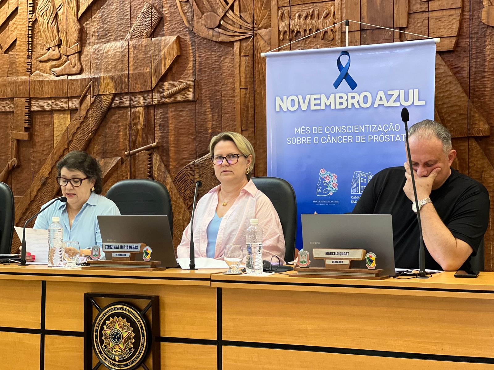 Mais de 10 projetos são votados nas comissões