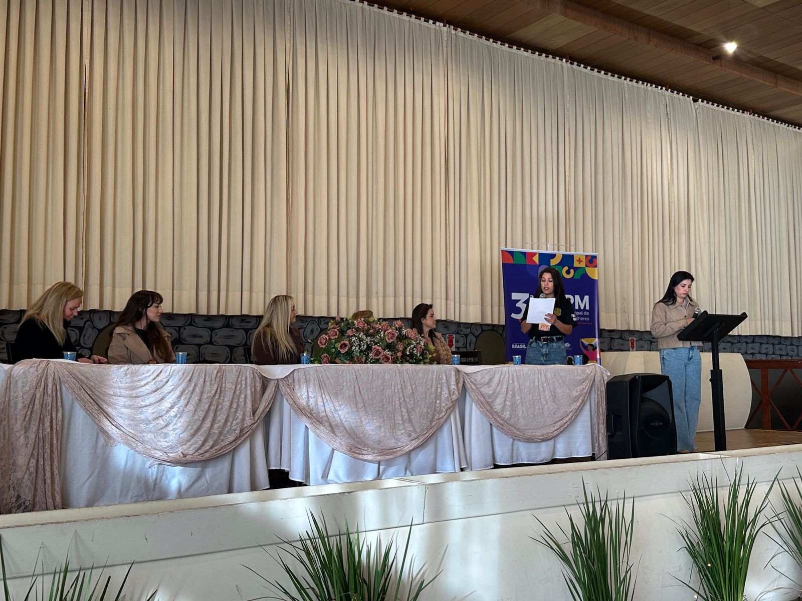 Vereadoras prestigiam conferência para mulheres