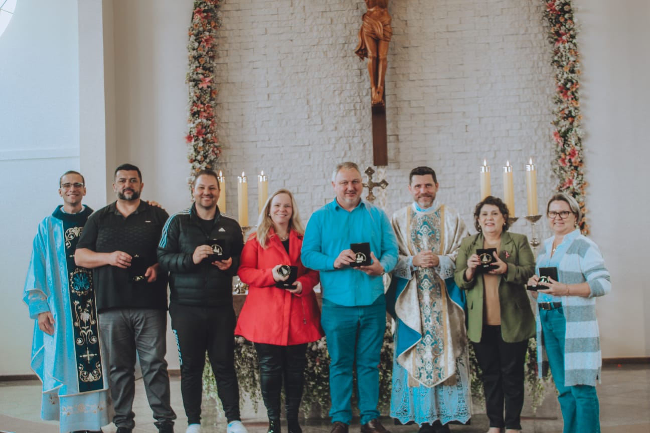 Vereadores são homenageados em missa da paróquia de Oxford