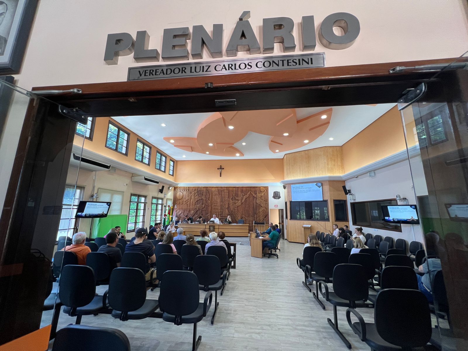 Vereadores se reúnem na última sessão de 2025